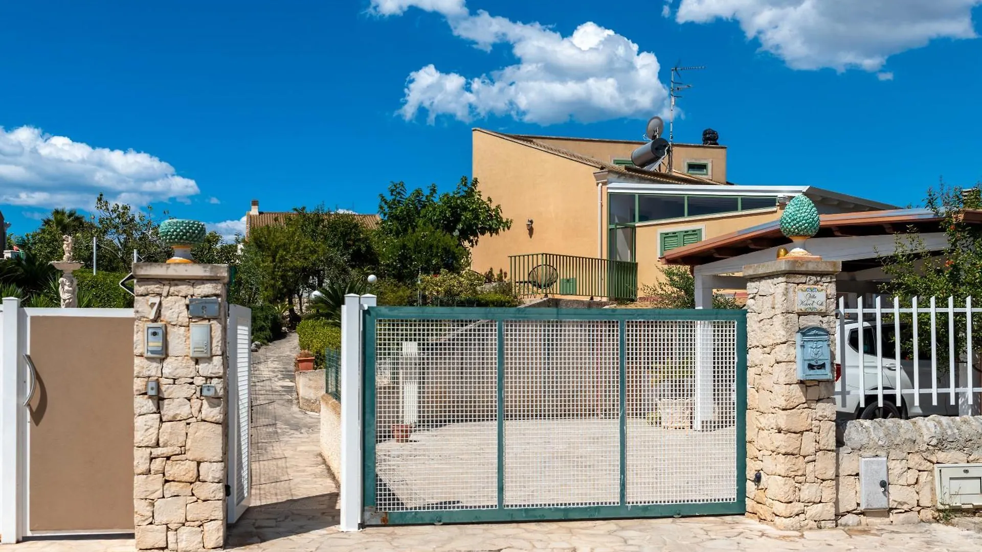 فيلة فيلا Casa Distefano بوزالو إيطاليا